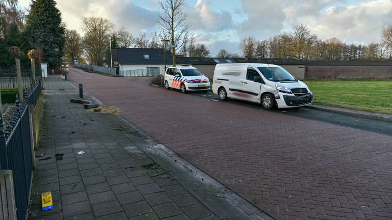 De man kreeg een ongeluk met het gekaapte busje. (Foto: SQ Vision)