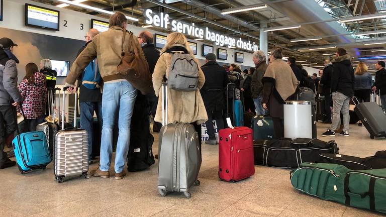 Drukte bij Eindhoven Airport. Foto: Archief