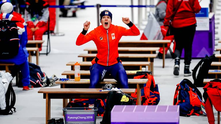 Vreugde als Wüst beseft dat ze goud heeft gewonnen op de 1500 meter (foto: ANP)