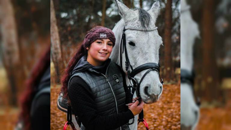 Het paard van Chiara werd mishandeld met vuurwerk. De daders zijn nog niet gevonden.