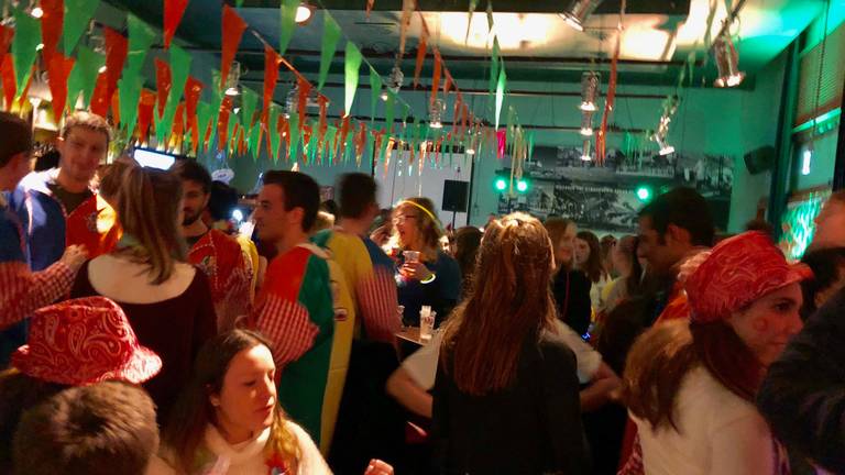 Buitenlandse studenten klaar voor carnaval op Tilburg University