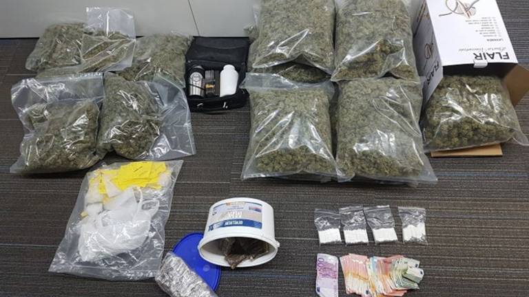 De politie vond een flinke partij drugs (foto: politie)