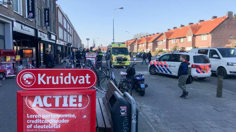 Het Kruidvat-filiaal waar een ruzie tussen jongeren verrassend uit de hand liep (foto: Dave Hendriks/SQ Vision Mediaprodukties).