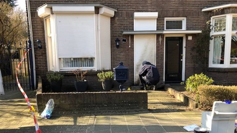 Onderzoek bij het huis aan de Asterstraat in Oss.