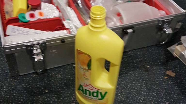 De man had een fles allesreiniger leeggedronken.