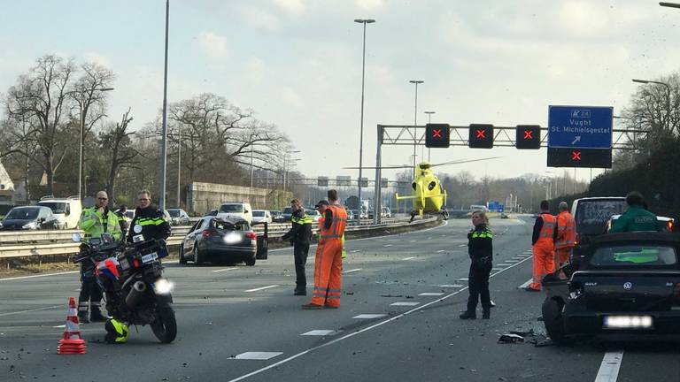 De ravage na het ongeluk (foto: Bart Meesters).