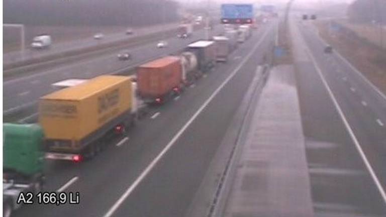 De file op de A2. (Foto: Twitter Rijkswaterstaat)