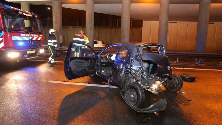 Ongeluk op de A65. (Foto: Bart Meesters).