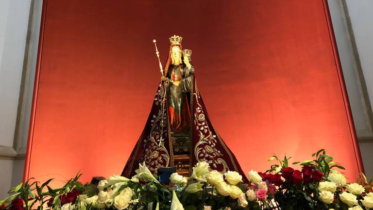 Het beeld van Zoete Lieve Vrouw in de kapel in de Sint-Jan
