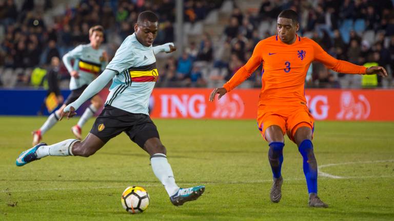 Pablo Rosario stond centraal achterin bij Jong Oranje (foto: OrangePictures).