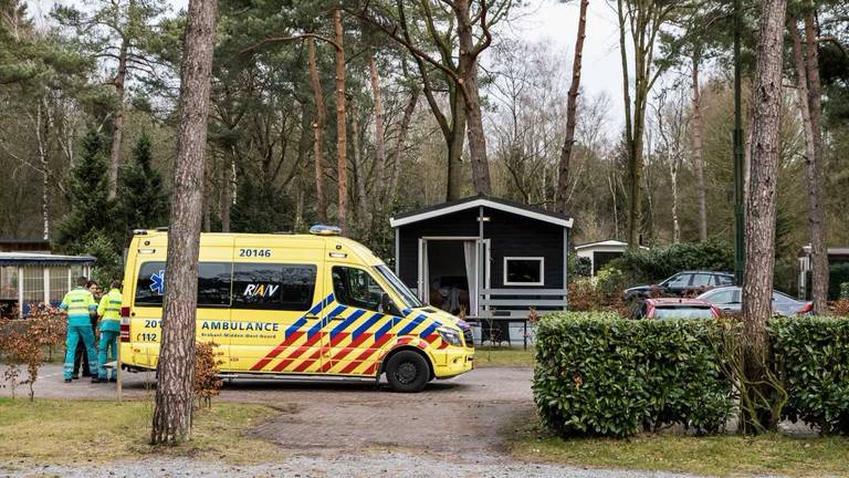 De bewoners moesten uit het huisje worden gehaald door de hulpdiensten. (Foto: Persburo BMS)