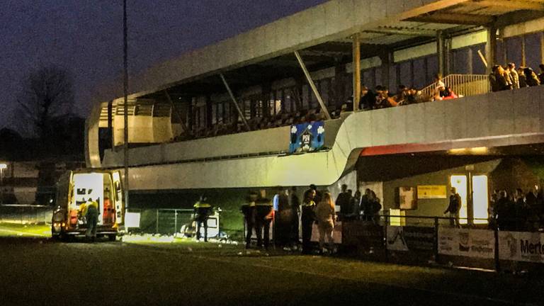 Een vrouw tuimelde van de tribune bij voetbalclub Brabantia