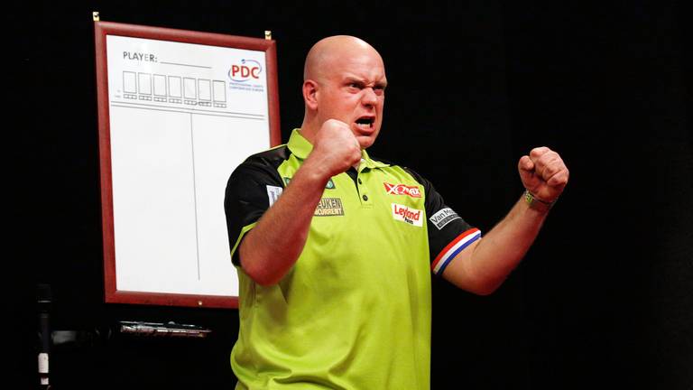 Michael van Gerwen verslaat Wright. (foto: VI Images)