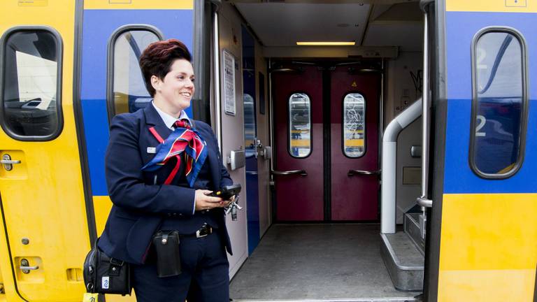 Een conductrice bij een trein. (Foto: ANP)