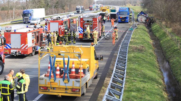 Chaos op de A67 (Foto: Harrie Grijseels).