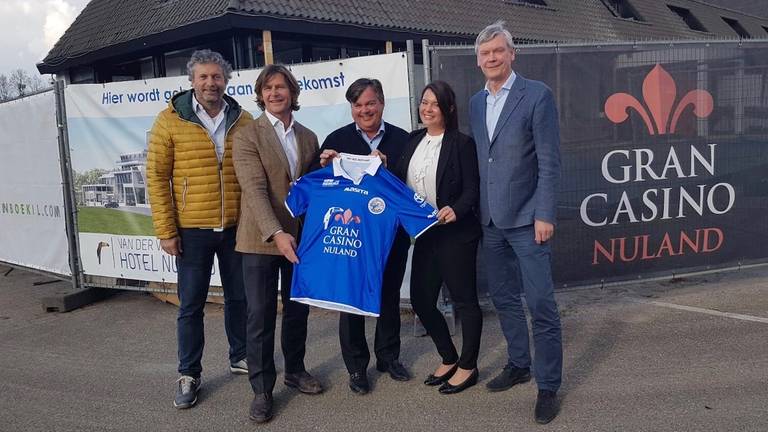 Het nieuwe shirt van FC Den Bosch voor het restant van dit seizoen. (Foto: Henk van Esch)