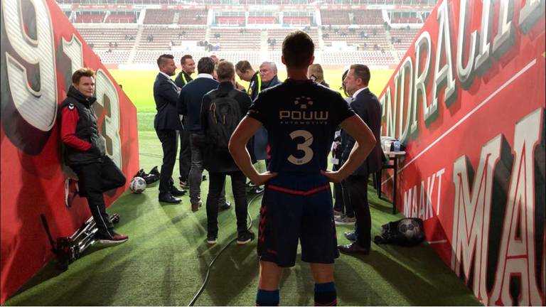 De wedstrijd van Jong PSV duurde dinsdagavond maar 84 minuten (foto: VI Images).