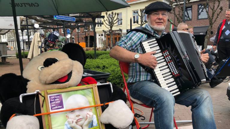 Accordeonist Juul Bouman (Foto: Erik Peeters).