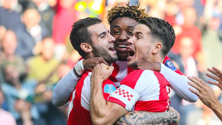 Gastón Pereiro, Steven Bergwijn en Marco van Ginkel juichen. (Foto: VI Images)