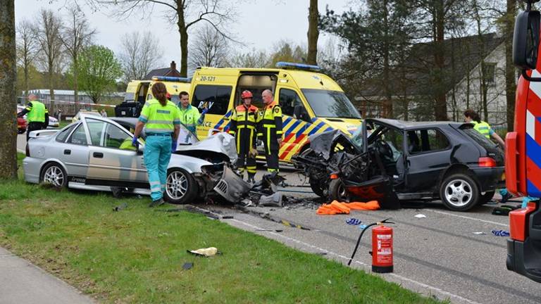 Bij het ongeluk kwam een 19-jarige inwoner van Zundert om het leven