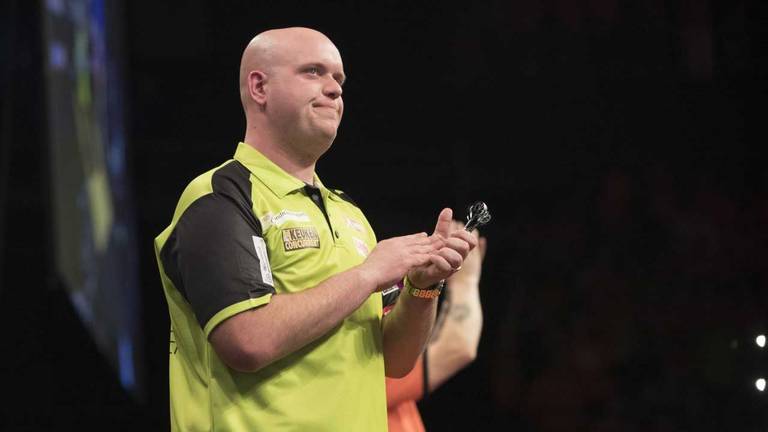 Van Gerwen is ziek na zijn thuisnederlaag tegen Peter Wright (foto: Lawrence Lustig/PDC).