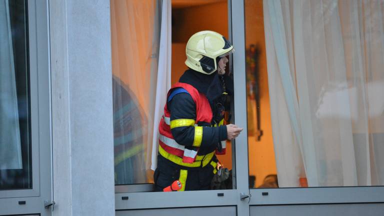 Brandweer in actie na de brandmelding in Ulvenhout (foto: Perry Roovers/SQ Vision Mediaprodukties).
