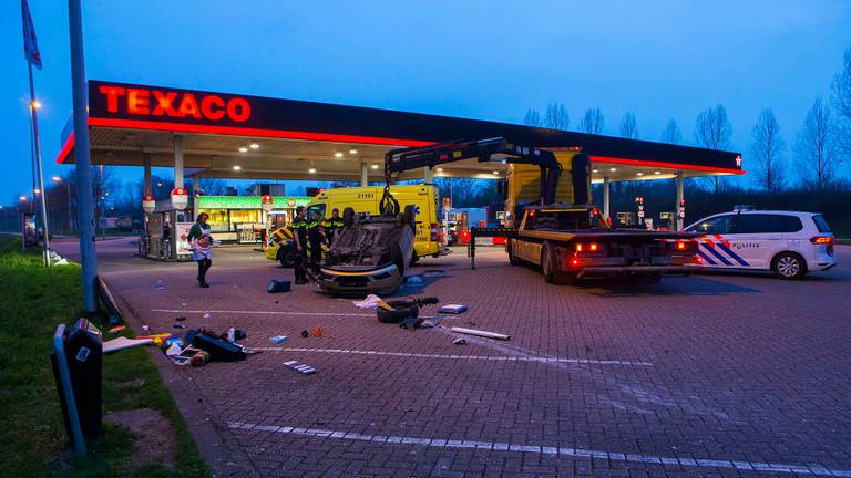 Een grote ravage bij het tankstation in Liempde