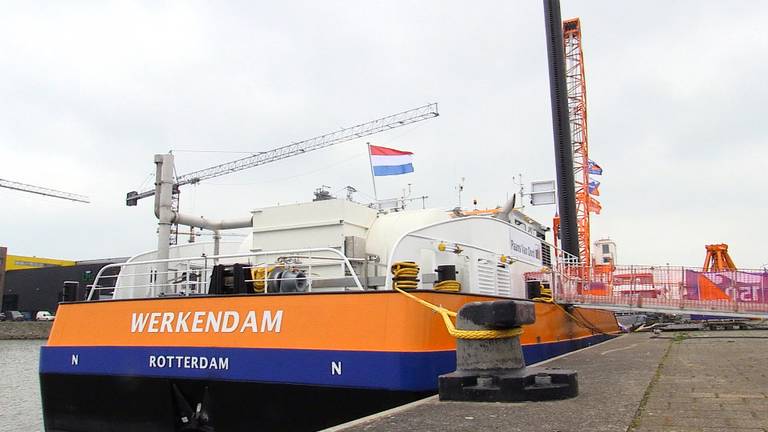 Kraanschip Werkendam is een stuk milieubewuster dan zijn voorgangers.
