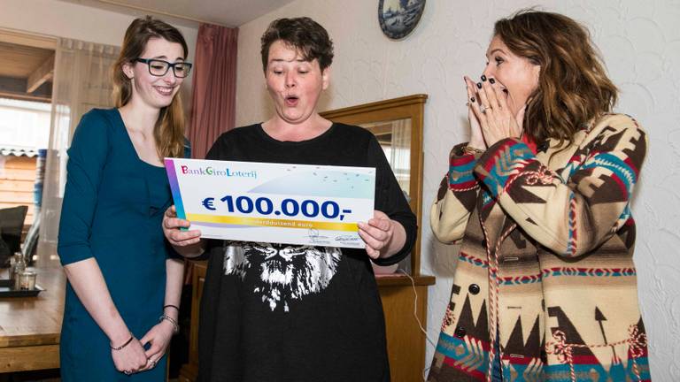 De Mierlose Natasha won zondag 100.000 euro en ziet haar droom uitkomen. ( Foto: BankGiro Loterij)