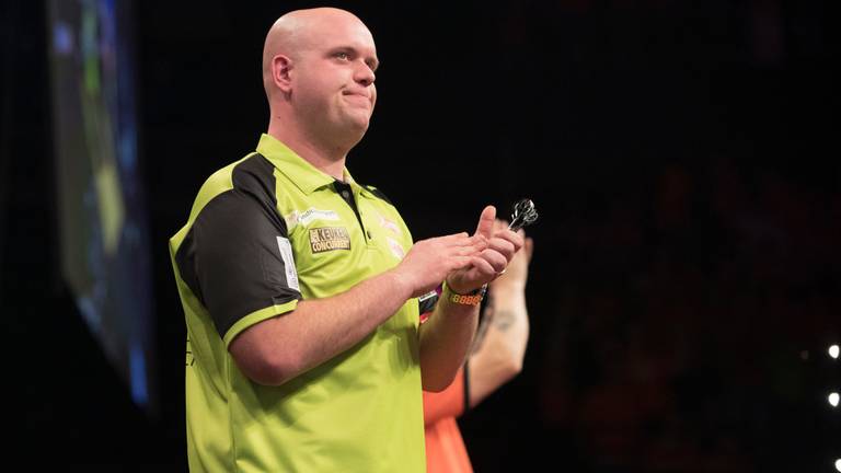 Van Gerwen komt donderdagavond twee keer in actie tijdens Premier League of Darts (foto: Lawrence Lustig/PDC)