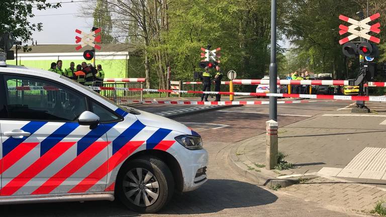 Politie bij het spoor in Vught. (Foto: Bart Meesters)