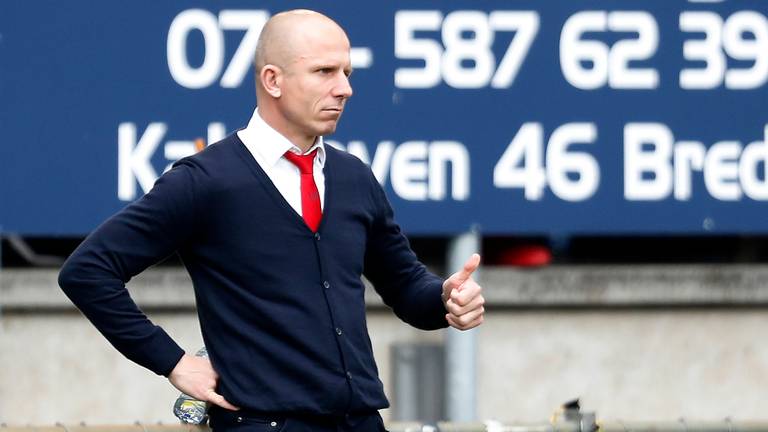 Reinier Robbemond is nog twee wedstrijden hoofdtrainer van Willem II (foto: VI Images).