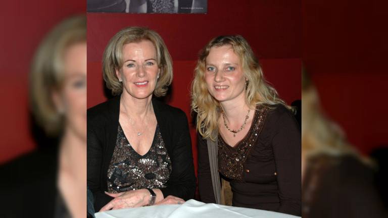 De Roosendaalse Helga van de Kar (rechts) met Abba-zangeres Agnetha. Foto: Helga van de Kar