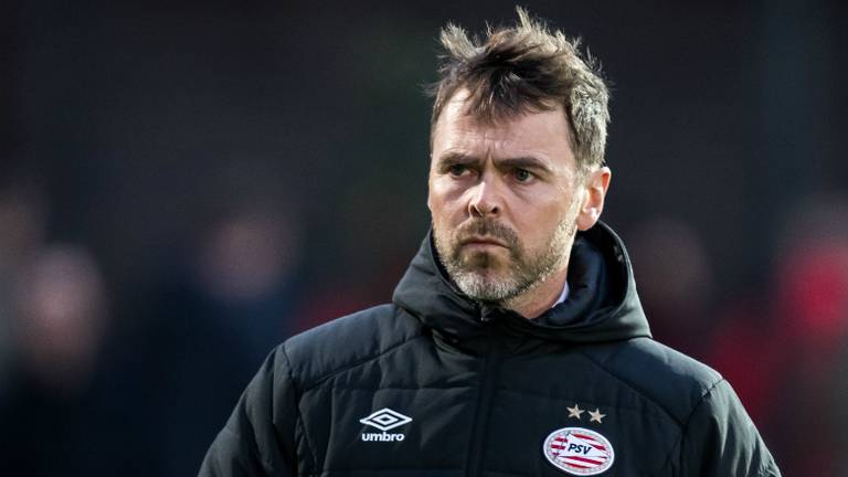 De coach van Jong PSV, Dennis Haar. (Foto: VI Images)