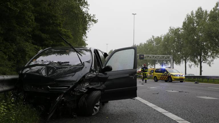 Twee personen kwamen bij het ongeluk om het leven (Foto: Marcel van Dorst/SQ Vision Mediaprodukties).