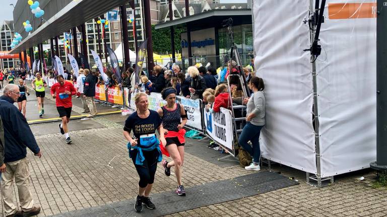 De marathon in Tilburg. Foto: Maurits Hirsch Ballin / NOVAZ Media Group