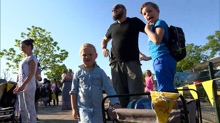 Met de bolderkar naar school, een keer anders dan normaal