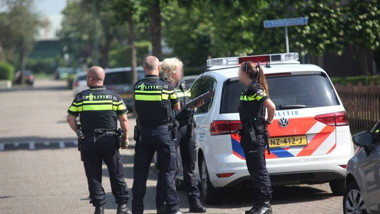 In de Doormanstraat in Dongen zoekt de politie naar de dader (Foto: Jeroen Stuve)