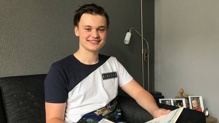 Krijn (16) moet zowel mondeling als schriftelijk eindexamen doen (foto: Ilse Schoenmaker)