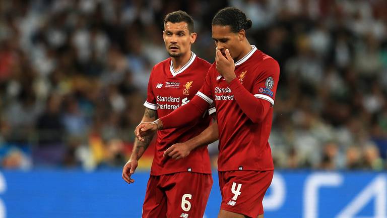 Teleurstelling bij Virgil van DIjk en ploeggenoot Dejan Lovren (foto: VI Images).