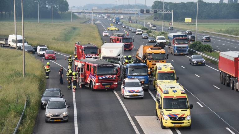 Chaos op de A2 (Foto: GinoPress).