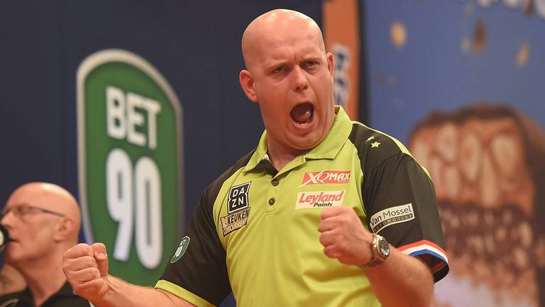 Michael van Gerwen boekte een vrij eenvoudige zege. (foto: VI Images).