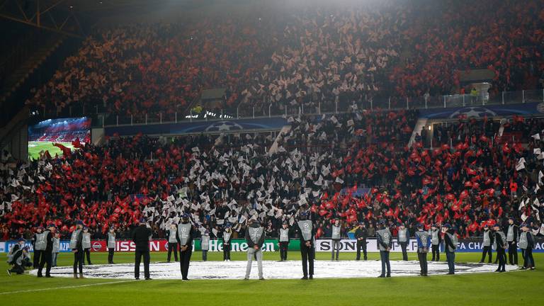 Een Champions League-avondje in het Philips Stadion van PSV. (Foto: VI Images)