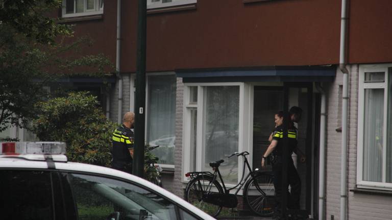 Het huis werd vroeg in de ochtend overvallen. (Foto: Danny van Schijndel)