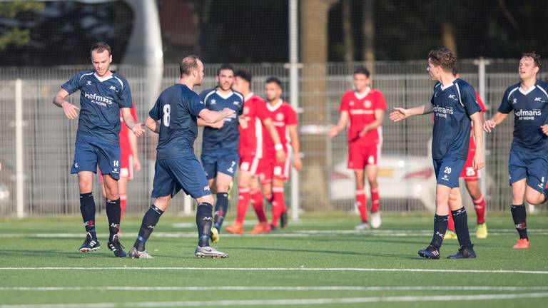 JVC Cuijk verliest twee keer van Almere City FC en blijft daardoor actief in de Derde Divisie (foto: OrangePictures).