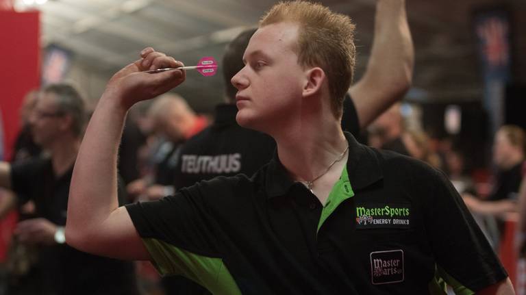 Maikel Verberk eet het liefst vis, vindt Herpen de mooiste plek van Brabant en zou wel eens tegen Van Gerwen willen gooien (foto: OrangePictures).