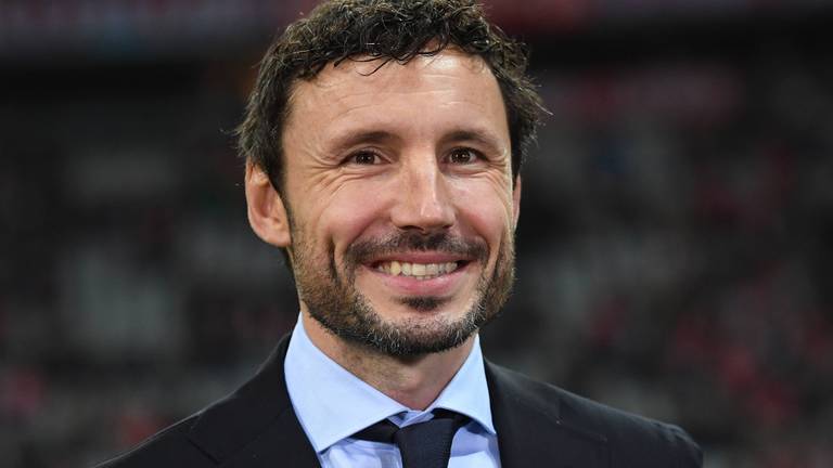 Mark van Bommel zou bij een vertrek van Phillip Cocu de nieuwe hoofdtrainer van PSV moeten worden (foto: VI Images).