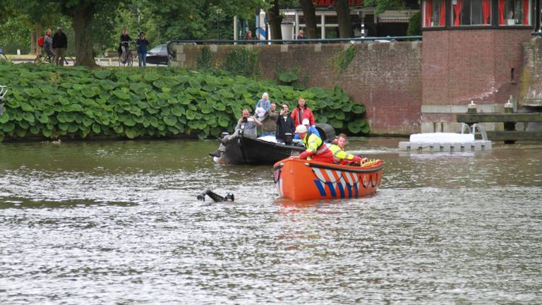 Van der Weijden komt aan in Leeuwarden (Foto: Anton Kappers).