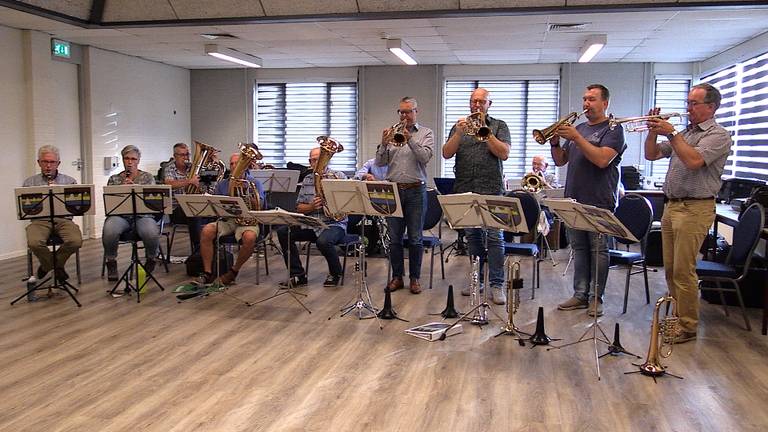 De laatste repetitie van blaasorkest De Drie Donken uit Den Dungen