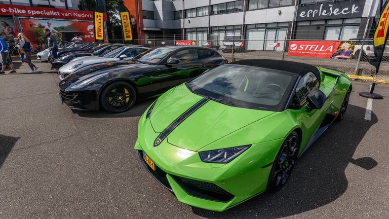 Zeventig bijzondere sportauto's rijden mee (foto: Tom van der Put/SQ Vison Mediaprodukties)